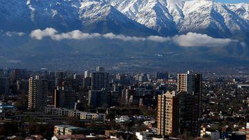 Nube tóxica en Santiago: reportan fuerte olor a gas en parte de la capital