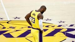 Los Lakers remontaron una desventaja de 20 puntos y llegaron a ir por delante en el último cuarto gracias al esfuerzo titánico de LeBron. Kyrie resolvió con un triple y dos tiros libres.