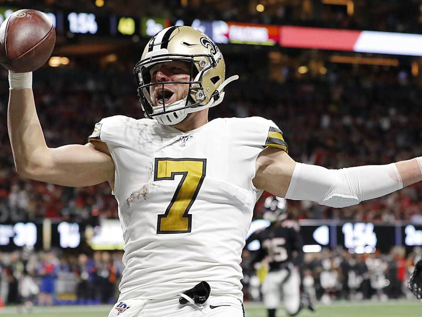 Is playing Taysom Hill at tight end the best move by the Saints