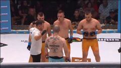 Increíble: ¡un luchador se enfrentó a tres rivales de MMA a la vez!