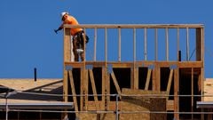 Are you looking for a job in the construction industry? Learn about which states have the highest level of employment and offer the best salaries.