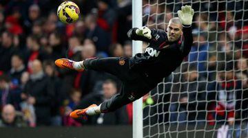 Valdés endured an unsuccessful spell at United.