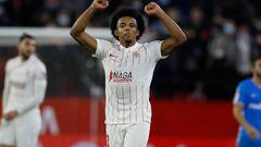 Koundé celebra el gol del Sevilla ante el Atlético de Madrid en el Sánchez-Pizjuán