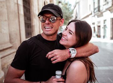La relación de Chicharito Hernández y Sarah Kohan ha dado un giro totalmente inesperado en dos años, de casarse en 2019 y tras tener dos hijos, ambos pusieron fin a su matrimonio sin hacer mucho ruido.