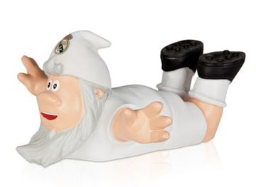 The team gnome is a popular genre within the more wacky club shop items and Real Madrid have a cracking football take on it. (Note for those looking for Barcelona items, the Catalan giants have outsourced their online store to Nike, so there’s no madcap i