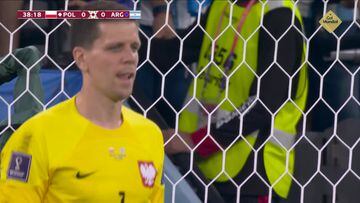 Polémica servida: el VAR señaló penalti de Szczęsny sobre Messi