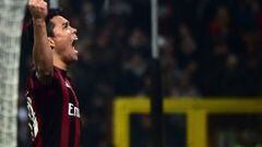 Carlos Bacca ilusiona a la hinchada del Milan con sus goles 