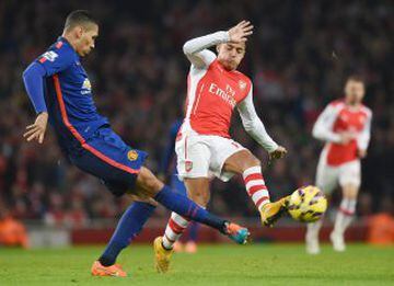 Alexis Sánchez estuvo en la derrota de Arsenal ante Manchester United en la Premier League.