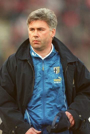 Tras iniciar su carrera como segundo de Arrigo Sacchi en la selección italiana y posteriormente como primer entrenador con la Reggiana en la Serie B, Carlo Ancelotti inicia su carrera en la Serie A a los mandos de un Parma que vivía sus años dorados. Debu