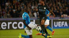 Soccer Football - Champions League - S.S.C. Napoli vs Manchester City - Stadio San Paolo, Naples, Italy - November 1, 2017   Manchester City&#039;s Raheem Sterling in action with Napoli&#039;s Kalidou Koulibaly     REUTERS/Stefano Rellandini