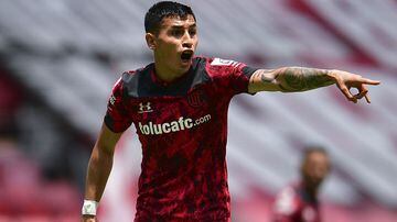 El chileno, Claudioo Baeza del Toluca, reportará con su Selección