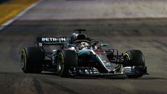 Hamilton extends championship lead as Vettel falters again