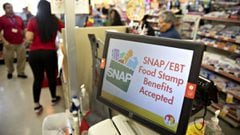 Familias estadounidenses con bajos ingresos pueden recibir beneficios del programa SNAP para la compra de alimentos. &iquest;Hay beneficios extra en febrero?