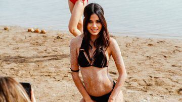 Las aspirantes a Miss Universo se bañan en el Mar Muerto