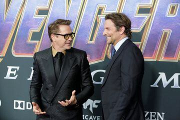 Robert Downey Jr. (Iron Man) y el actor, Bradley Cooper, en la premiere mundial Avengers: Endgame en Los Ángeles, California. 