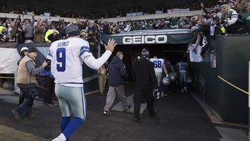 PHILADELPHIA, PA - JANUARY 1: Tony Romo #9 of the Dallas Cowboys waves to the fans after the game against the Philadelphia Eagles at Lincoln Financial Field on January 1, 2017 in Philadelphia, Pennsylvania. The Eagles defeated the Cowboys 27-13.   Mitchell Leff/Getty Images/AFP == FOR NEWSPAPERS, INTERNET, TELCOS &amp; TELEVISION USE ONLY ==