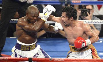 Pacquiao gets right in on Timothy Bradley in the eleventh round.