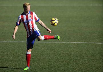 Torres during his unveiling at the Calderón after completing his return to Atlético Madrid.