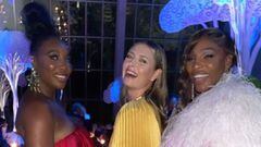Maria Sharapova posa junto a Venus Williams y Serena Williams en la fiesta de la Gala MET en Nueva York.