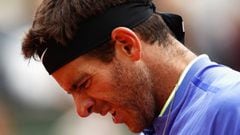 PARIS, FRANCE - JUNE 03:  Juan Martin Del Potro of Argentina reacts in his men&#039;s singles third round match against Andy Murray of Great Britain during day seven of the French Open at Roland Garros on June 3, 2017 in Paris, France.  (Photo by Adam Pretty/Getty Images)