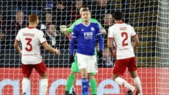 Soccer Football - Europa League - Group C - Leicester City v Spartak Moscow - King Power Stadium, Leicester, Britain - November 4, 2021 Leicester City&#039;s Jamie Vardy looks dejected after Spartak Moscow&#039;s Aleksandr Selikhov saves his penalty REUTE