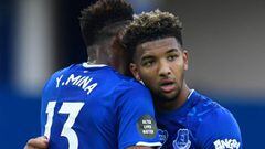 Yerry Mina regresa en la victoria 2-1 ante el Leicester 