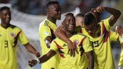 Iv&aacute;n Angulo junto a Luis Sandoval celebrando el segundo gol de Colombia ante Venezuela por la fecha 4 del hexagonal final del Sudamericano Sub 20 Chile 2019.