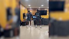 Los dos jugadores del Wolverhampton Wanderers F. C. compartieron este video en sus redes, bailando al ritmo de champeta.