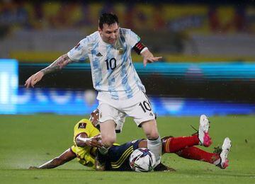 FILE PHOTO: Soccer Football - World Cup - South American Qualifiers - Colombia v Argentina - Estadio Metropolitano, Barranquilla, Colombia - June 8, 2021 Argentina's Lionel Messi in action REUTERS/Luisa Gonzalez/File Photo
