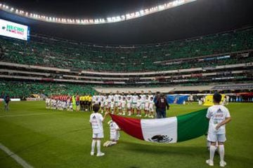 El más viejo y emblemático de los estadios en México. Ahí se jugaron dos Mundiales, incluidas las finales de México 70 y México 86. Llegaría al Mundial de 2026 con 60 años (Fue inaugurado el 29 de mayo de 1966).