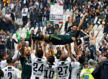 Memories | Juventus goalkeeper Gianluigi Buffon is lifted up by his team mates in celebration after his final appearance for the club on the last day of the 2018 season.