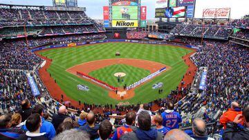 Apr 8, 2016; New York City, NY, USA; General view during the national anthem before a game between the New York Mets and the Philadelphia Phillies at Citi Field. Mandatory Credit: Brad Penner-USA TODAY Sports