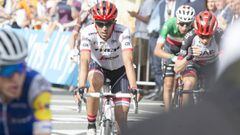 Alberto Contador llega a meta durante una etapa del Tour de Francia.