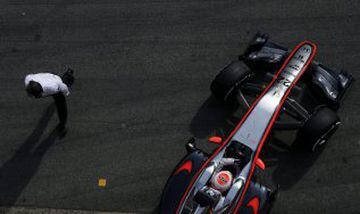 GRA089. MONTMELÓ (BARCELONA), 27/02/2015.- El piloto británico de McLaren, Jenson Button, durante la segunda jornada de la tercera tanda de entrenamientos oficiales de Fórmula Uno que se celebran en el Circuito de Catalunya de Montmeló. EFE/Alberto Estévez