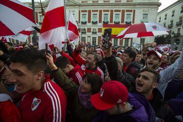 Fans of River Plate enjoy the atmosphere as they gather at Puerta del Sol Square a day before their team play against Boca Juniors in the Copa CONMEBOL Libertadores second leg final on December 08, 2018 in Madrid, Spain.