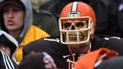 CLEVELAND, OH - OCTOBER 30: A Cleveland Browns fan looks on during the second quarter against the New York Jets at FirstEnergy Stadium on October 30, 2016 in Cleveland, Ohio.   Jason Miller/Getty Images/AFP == FOR NEWSPAPERS, INTERNET, TELCOS &amp; TELEVISION USE ONLY ==