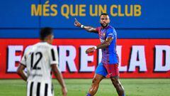 Memphis Depay reacts during the 56th Joan Gamper Trophy friendly football match between Barcelona and Juventus. 