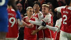 Los jugadores del Arsenal celebran el gol de Leandro Trossard ante el Chelsea.