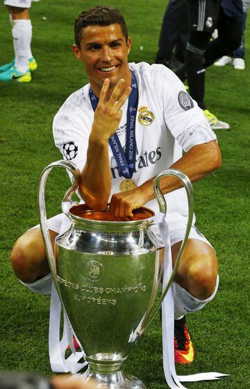 Cristiano Ronaldo wins his third Champions League