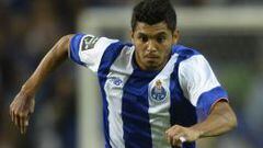 Pese a ser el segundo goleador del Porto en la campa&ntilde;a con cuatro goles, para la prensa lusitana el desempe&ntilde;o del mexicano no ha sido el adecuado en partidos clave.