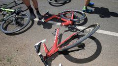 La bici de Didier, destrozada tras una caída en Australia