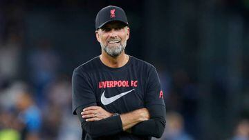 NAPLES, ITALY - SEPTEMBER 07: Head coach Jurgen Klopp of Liverpool FC looks on during the UEFA Champions League group A match between SSC Napoli and Liverpool FC at Stadio Diego Armando Maradona on September 7, 2022 in Naples, Italy. (Photo by Matteo Ciambelli/DeFodi Images via Getty Images)