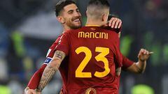 ROME, ITALY - MARCH 05:  Gianluca Mancini of AS Roma celebrates with teammate Lorenzo Pellegrini after scoring goal 1-0 during the Serie A match between AS Roma and Juventus at Stadio Olimpico on March 05, 2023 in Rome, Italy. (Photo by Silvia Lore/Getty Images)