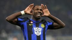 Milan (Italy), 09/12/2023.- Inter Milan'Äôs Marcus Thuram jubilates after scoring goal of 3-0 during the Italian serie A soccer match between Fc Inter and Udinese Giuseppe Meazza stadium in Milan, Italy, 09 December 2023. (Italia) EFE/EPA/MATTEO BAZZI
