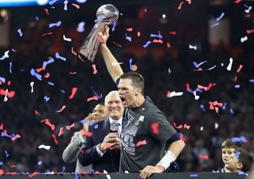 En el tercer cuarto del Super Bowl LI, los Patriots perdían por 25 puntos. Empero, al final de la noche y gracias a una increíble actuación de Brady, New England remontó el marcador y ganó su quinto título.
