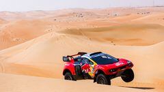 Loeb pilota el BRX durante el Abu Dhabi Desert Challenge 2023.