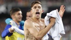 Los jugadores del Valencia celebraron la clasficación para la final de la Copa del Rey. En la imagen, Gabriel Paulista.
