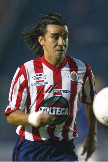 Jugó con Chivas en dos etapas distintas para cumplir casi 200 partidos con el club.