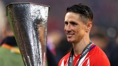 LYON, FRANCE - MAY 16:  Fernando Torres of Atletico Madrid celebrates with the trophy after winning the UEFA Europa League Final between Olympique de Marseille and Club Atletico de Madrid at Stade de Lyon on May 16, 2018 in Lyon, France.  (Photo by Michae