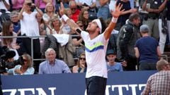 Leonardo Mayer celebra su victoria en el Open de Hamburgo.